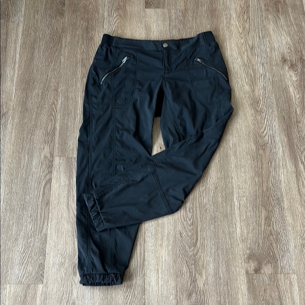 Athleta Textured Light Weight Trekkie Zip Jogger. Size 10.